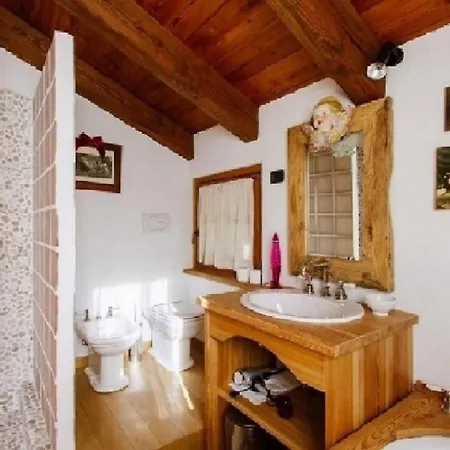 Ferienhaus Chalet Di Lusso Su Tre Livelli Con Piscina Coperta E *