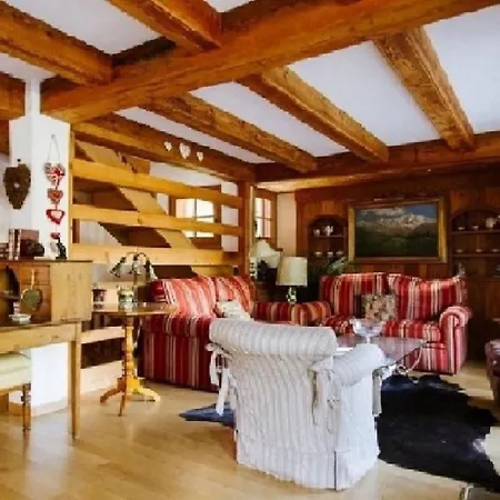 Chalet Di Lusso Su Tre Livelli Con Piscina Coperta E *