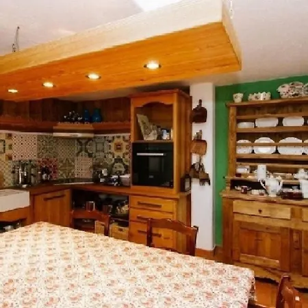 Chalet Di Lusso Su Tre Livelli Con Piscina Coperta E *